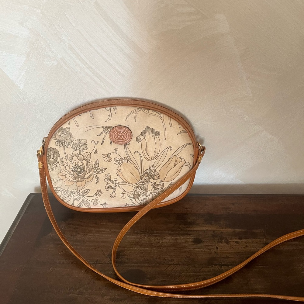 Vintage Gucci Floral & Dragonfly Tan Crossbody bag